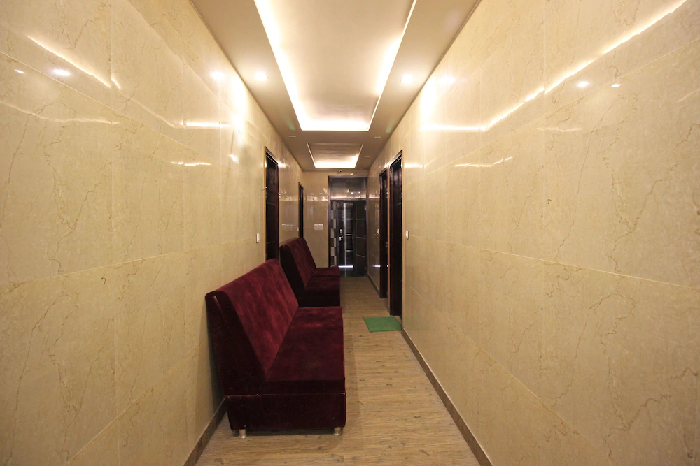 JK Hotel By OYO Rooms