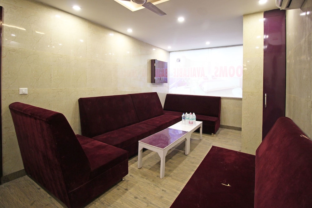JK Hotel By OYO Rooms