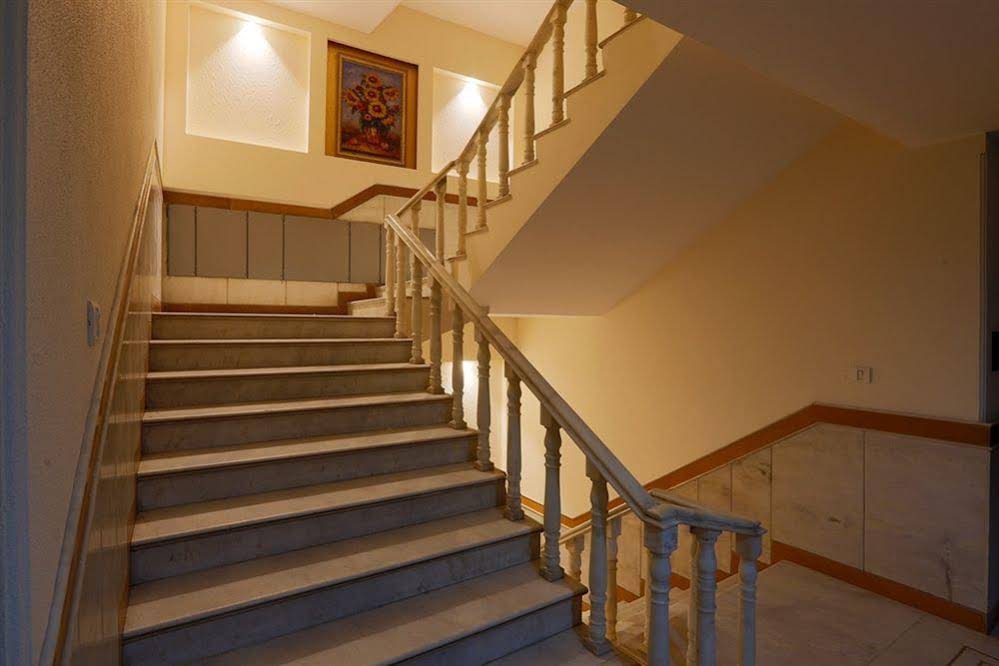 La Sapphire Hotel