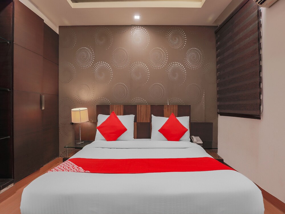 Hotel Le Grand By FabHotels