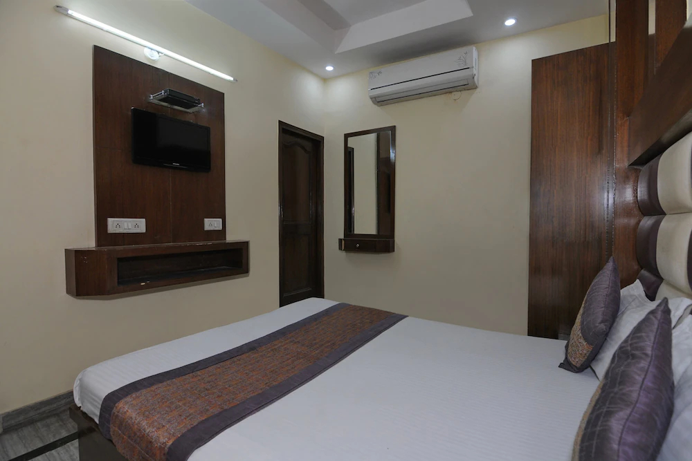 Lord Krishna Hotel Dx. Inn by OYO Rooms