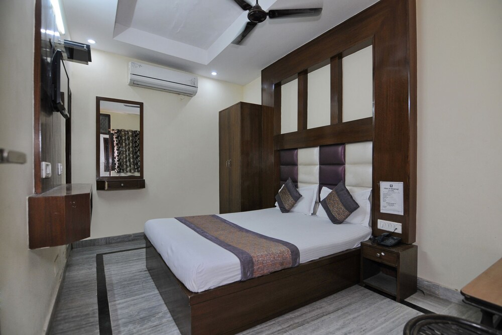 Lord Krishna Hotel Dx. Inn by OYO Rooms