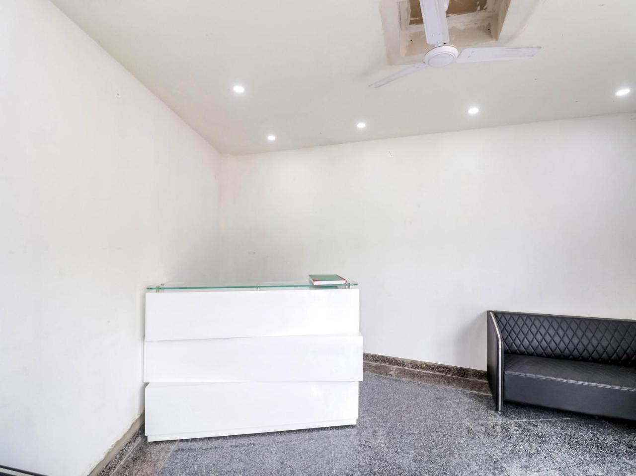 Mahavir Enclave by OYO Rooms