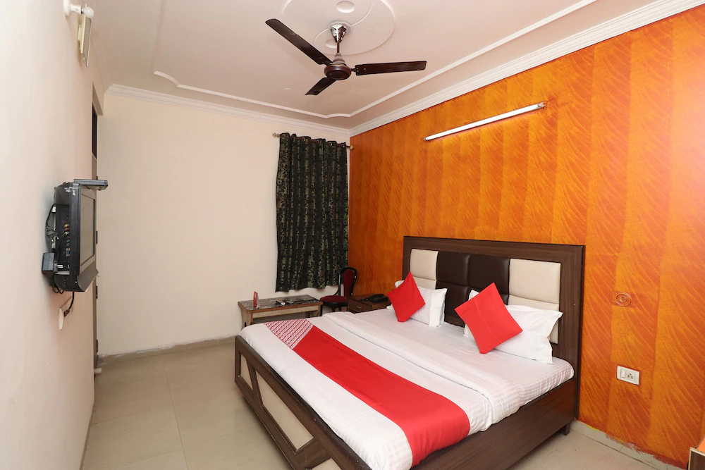 Mayank Palace by OYO Rooms