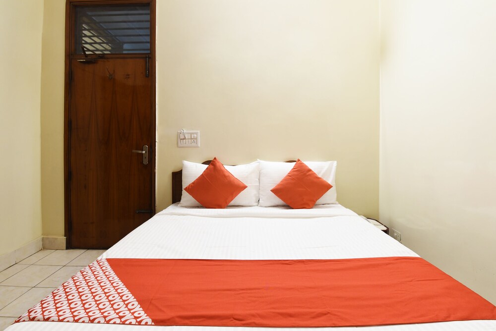 Maya Palace By OYO Rooms