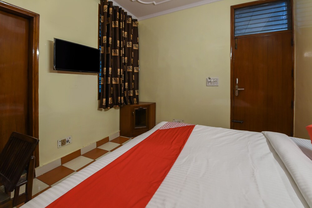 Maya Palace By OYO Rooms