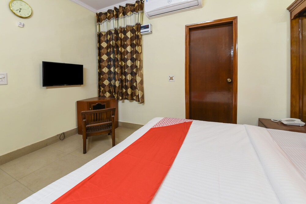 Maya Palace By OYO Rooms