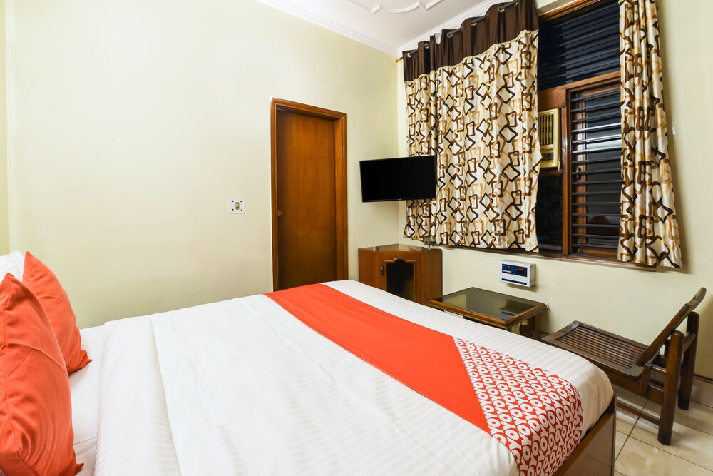 Maya Palace By OYO Rooms
