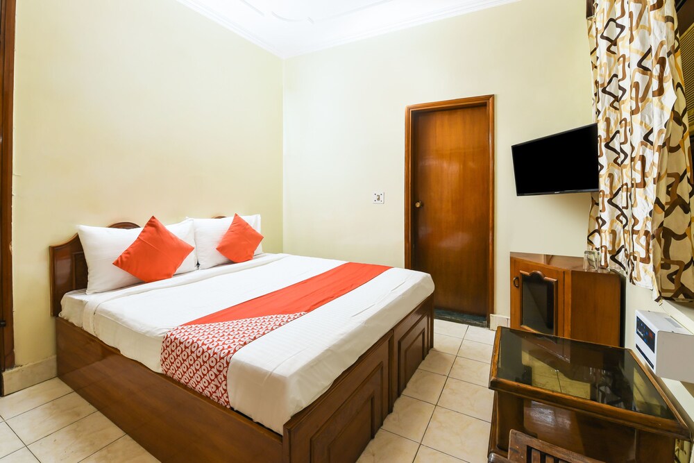 Maya Palace By OYO Rooms