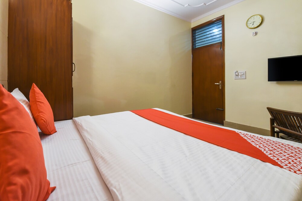 Maya Palace By OYO Rooms