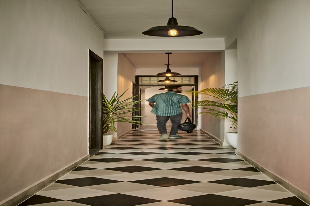 Minimalist Poshtel & Suites