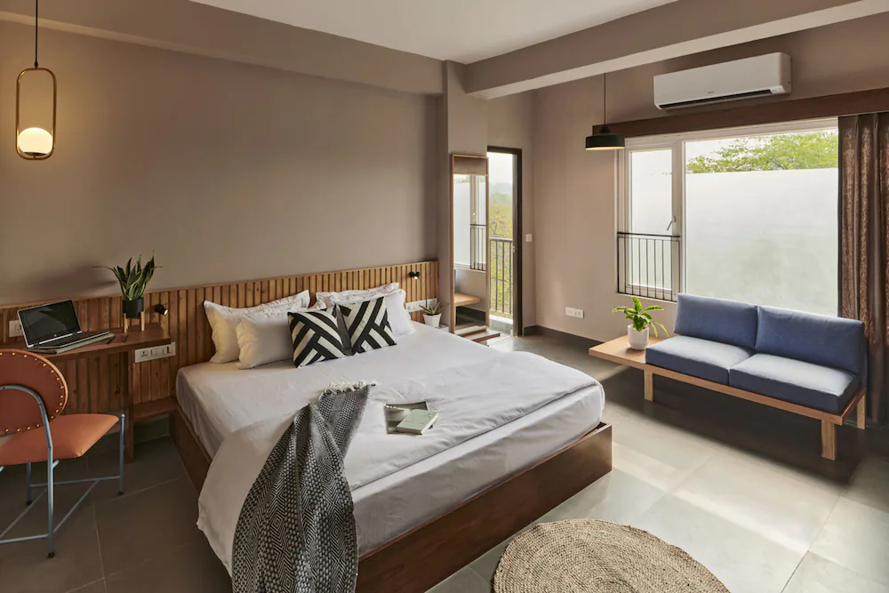 Minimalist Poshtel & Suites
