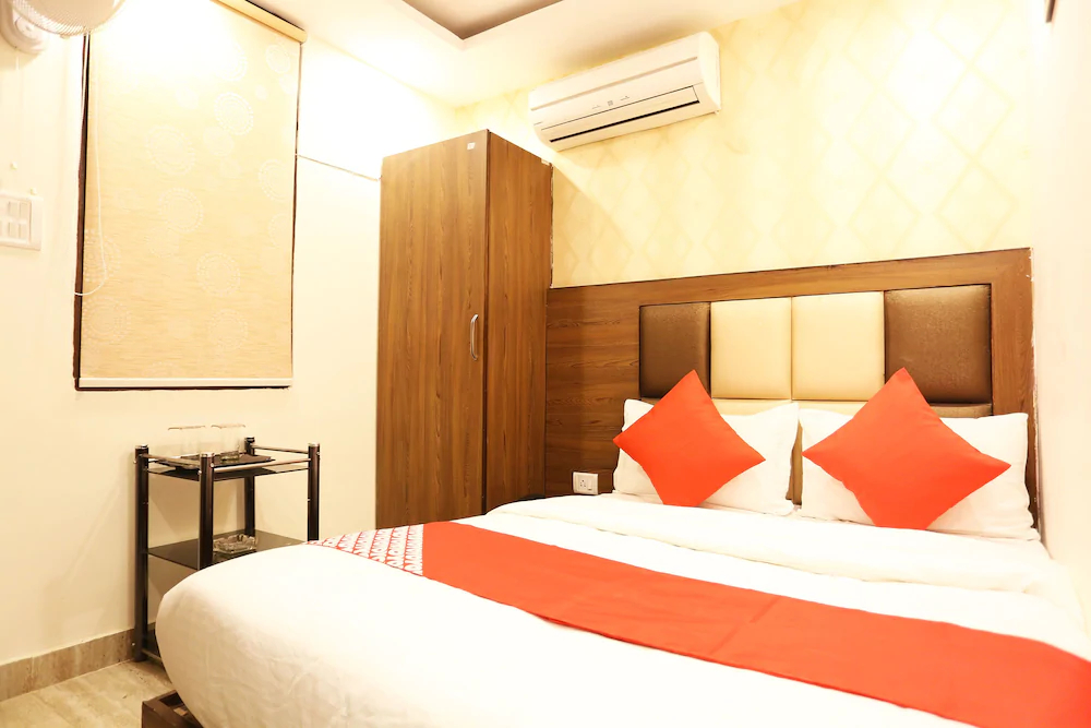 Mona Regency Hotel And Banquets by OYO Rooms
