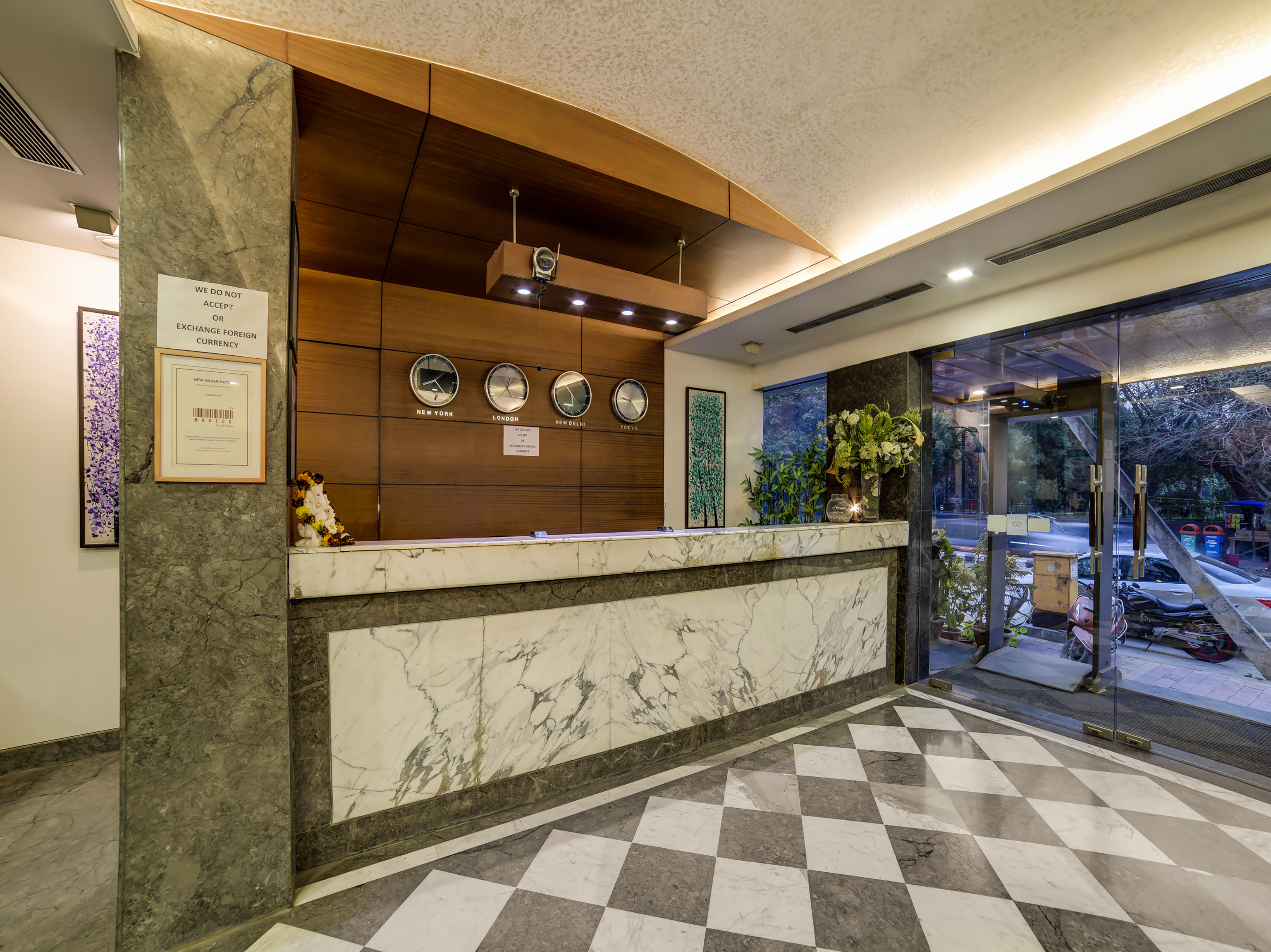 New Haven Hotel Greater Kailash by OYO
