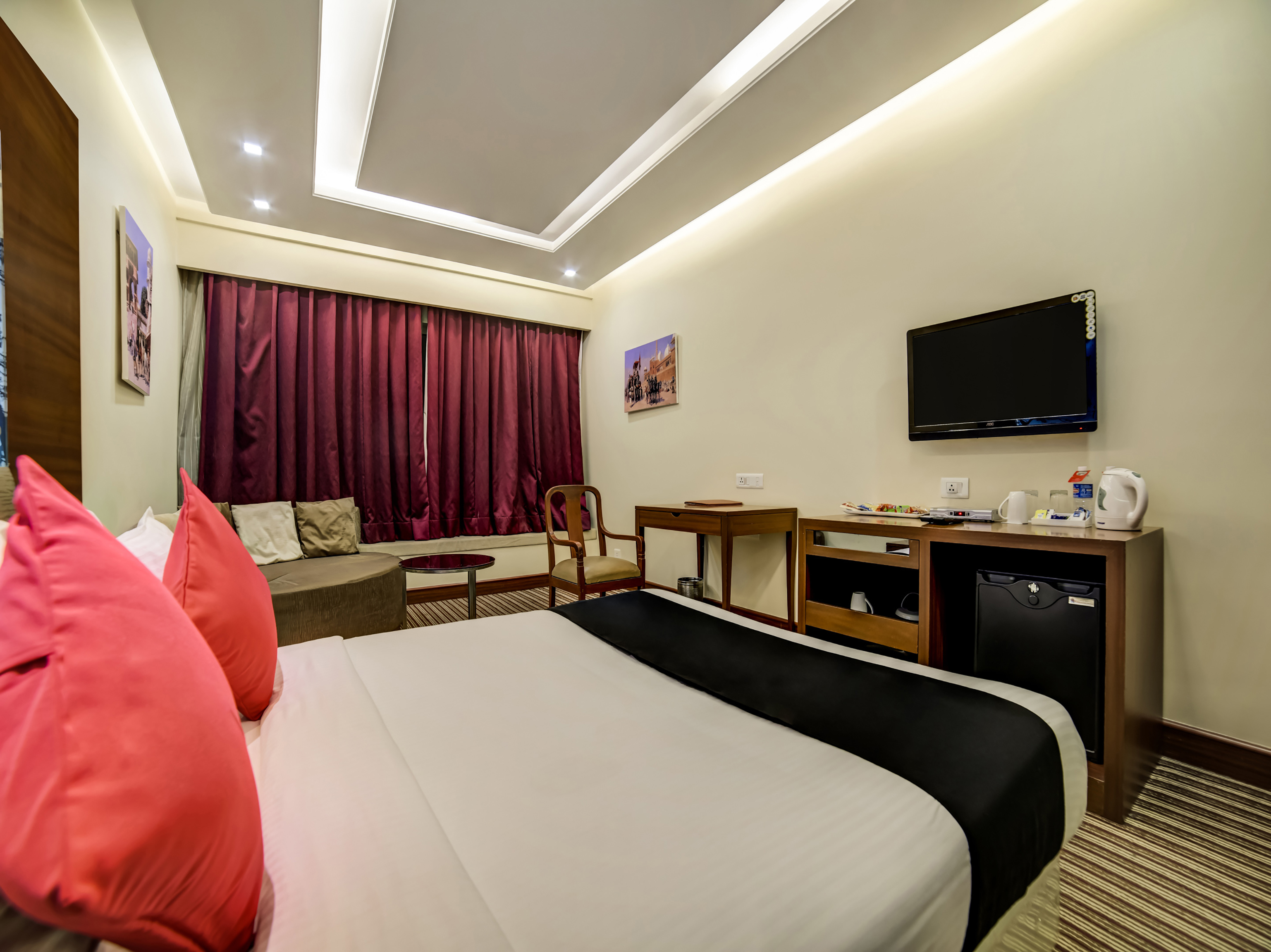 New Haven Hotel Greater Kailash by OYO