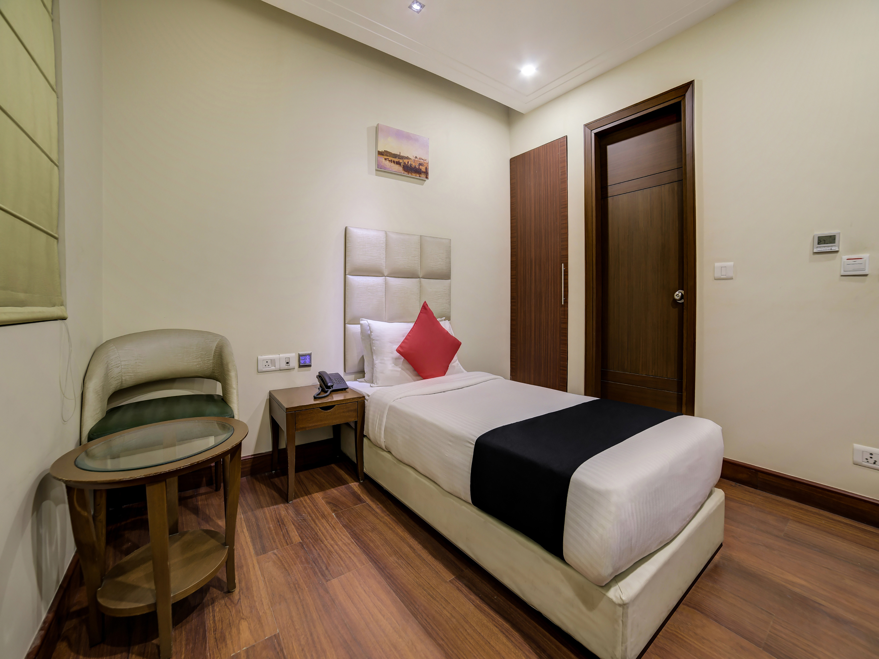 New Haven Hotel Greater Kailash by OYO