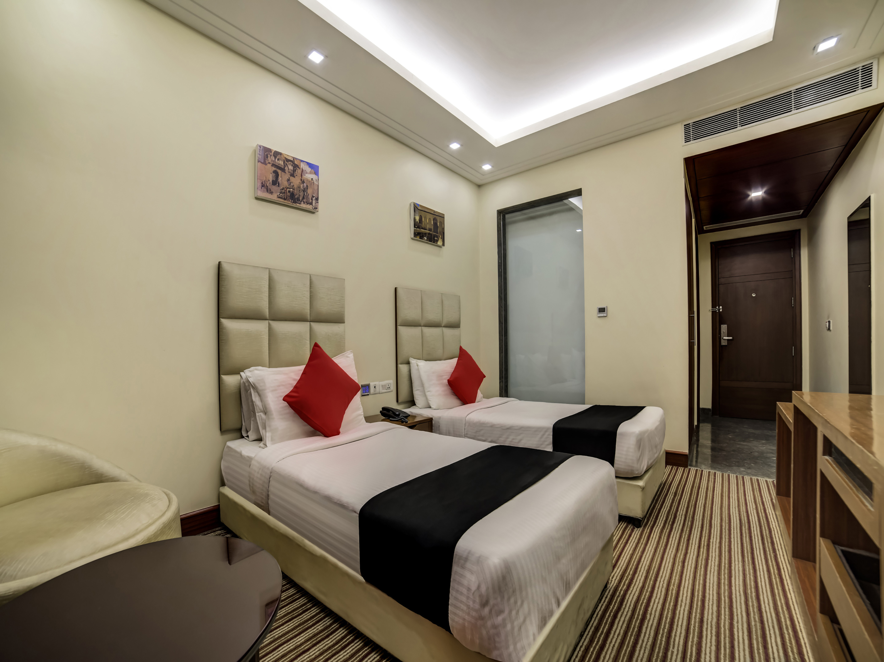 New Haven Hotel Greater Kailash by OYO