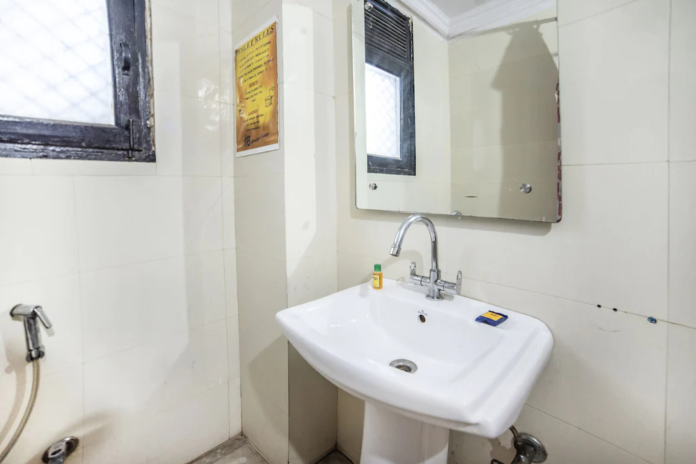 New Hindustan By Backpackers Heaven by FabHotel
