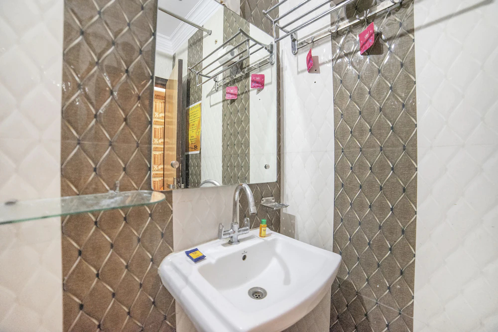New Hindustan By Backpackers Heaven by FabHotel