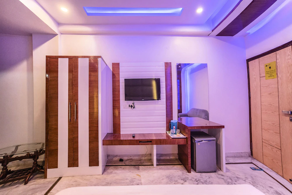 New Hindustan By Backpackers Heaven by FabHotel