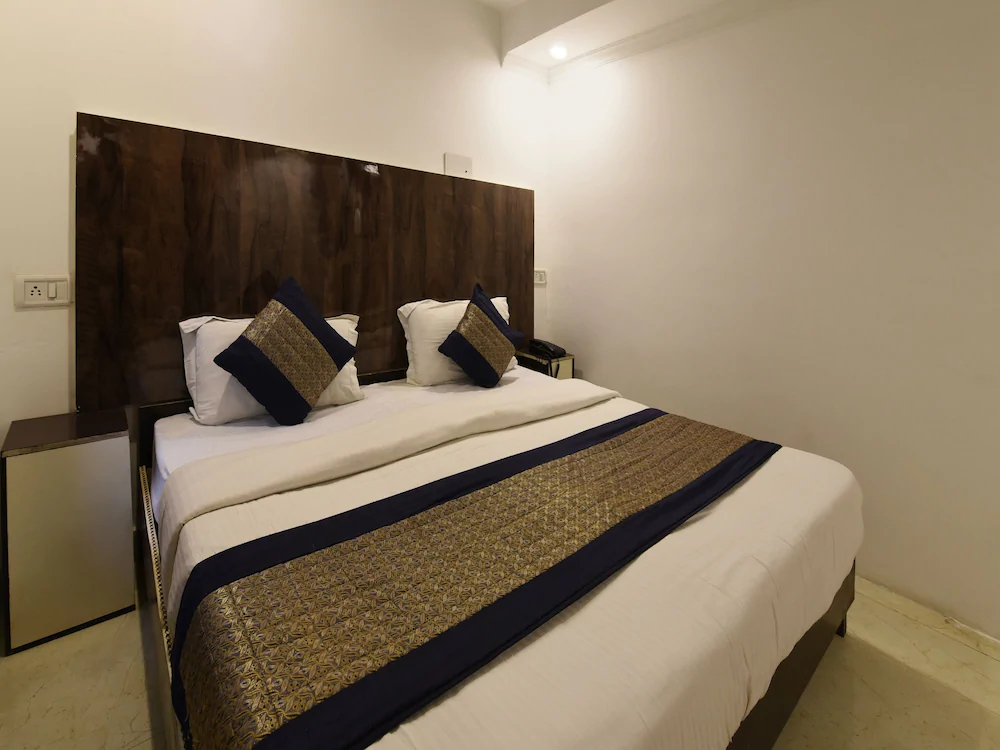 OYO 18618 Ocean Blue Residency