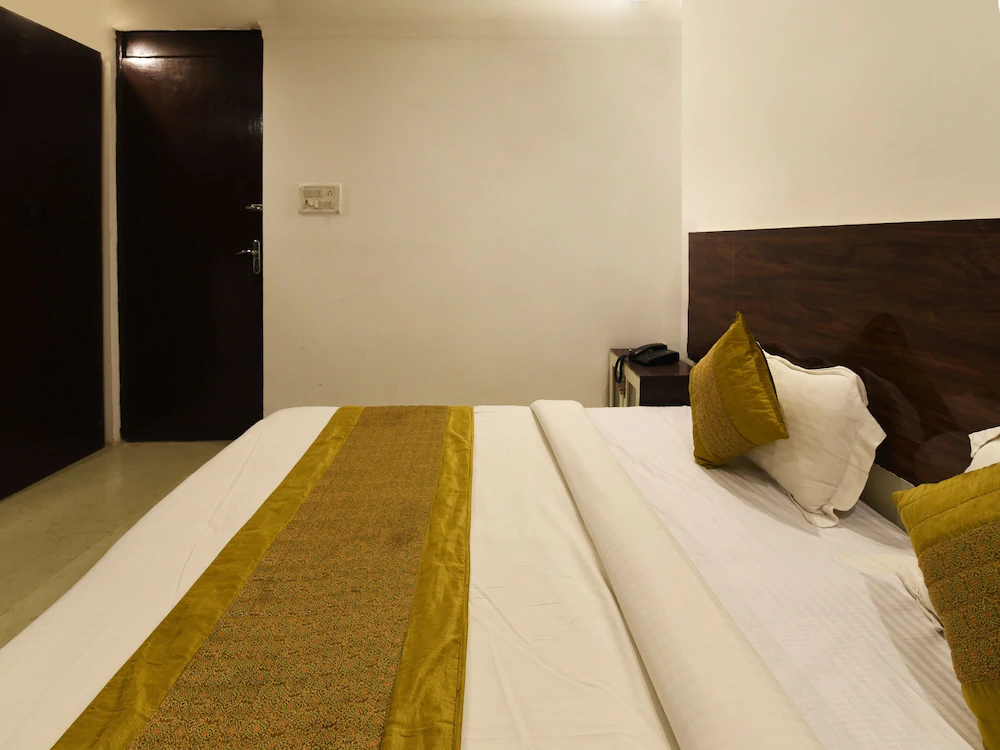 OYO 18618 Ocean Blue Residency