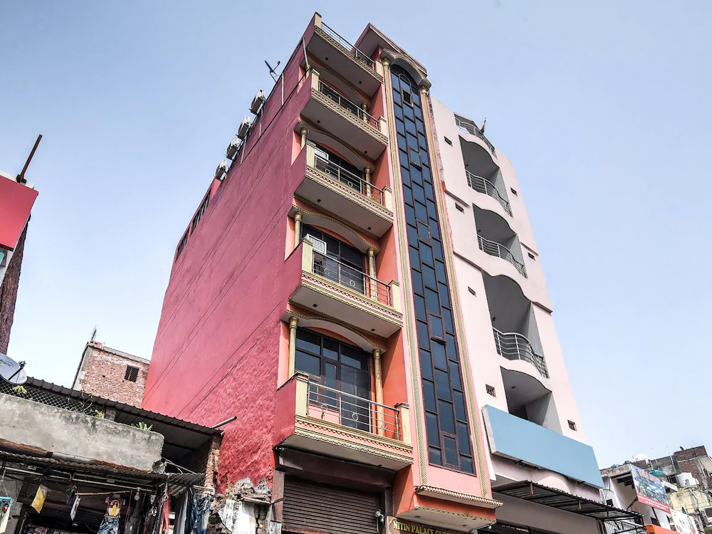 OYO 22321 Nitin Palace Guest House