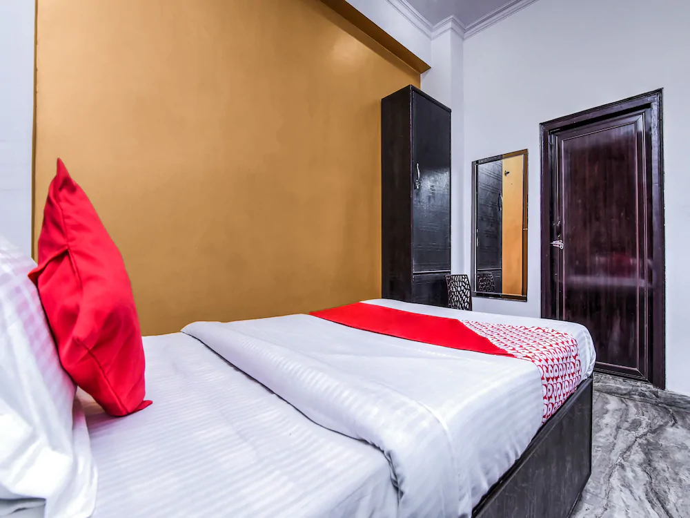 OYO 22321 Nitin Palace Guest House