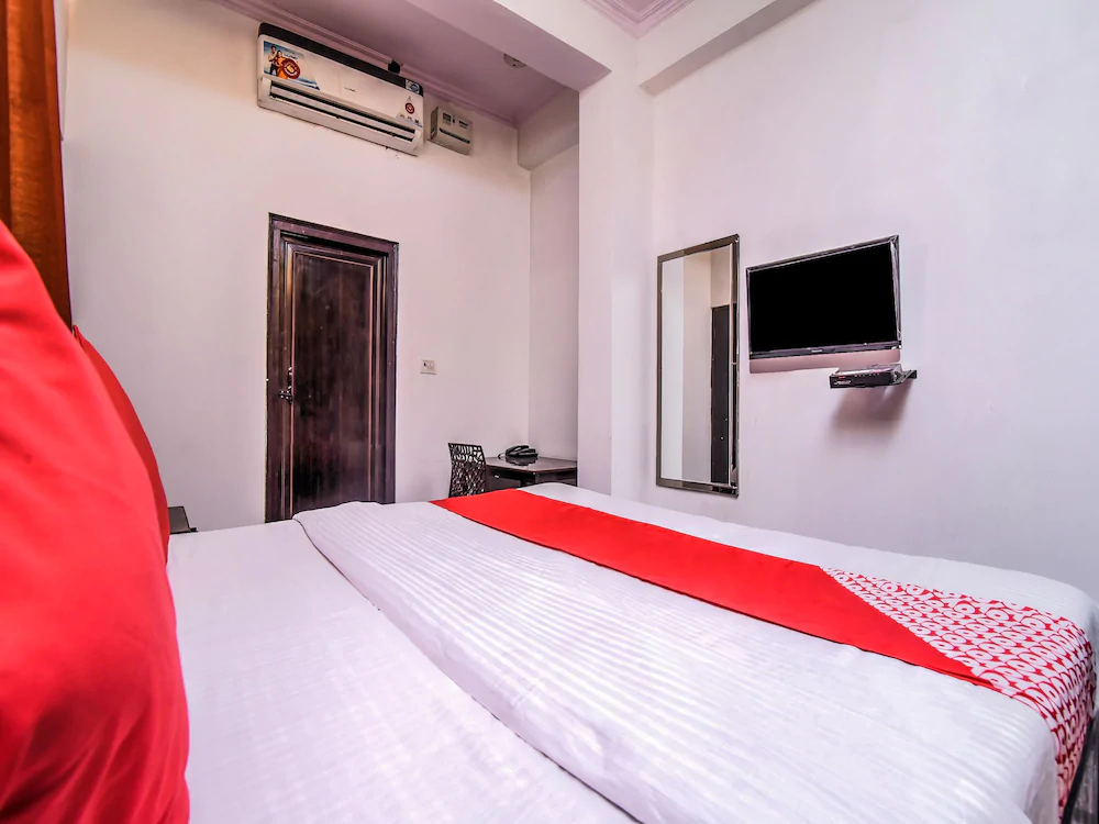 OYO 22321 Nitin Palace Guest House