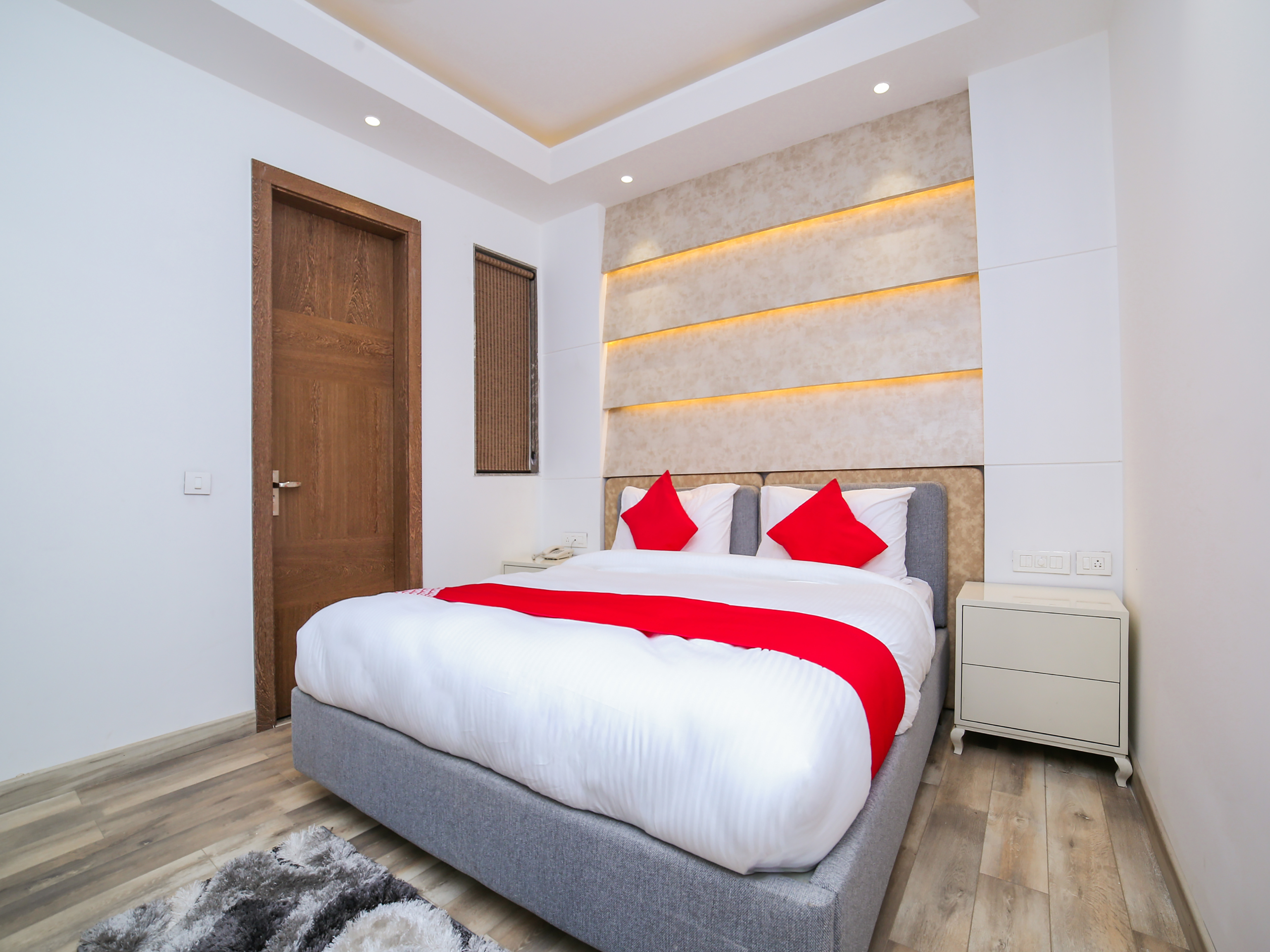 OYO 23088 Hotel Dev Palace