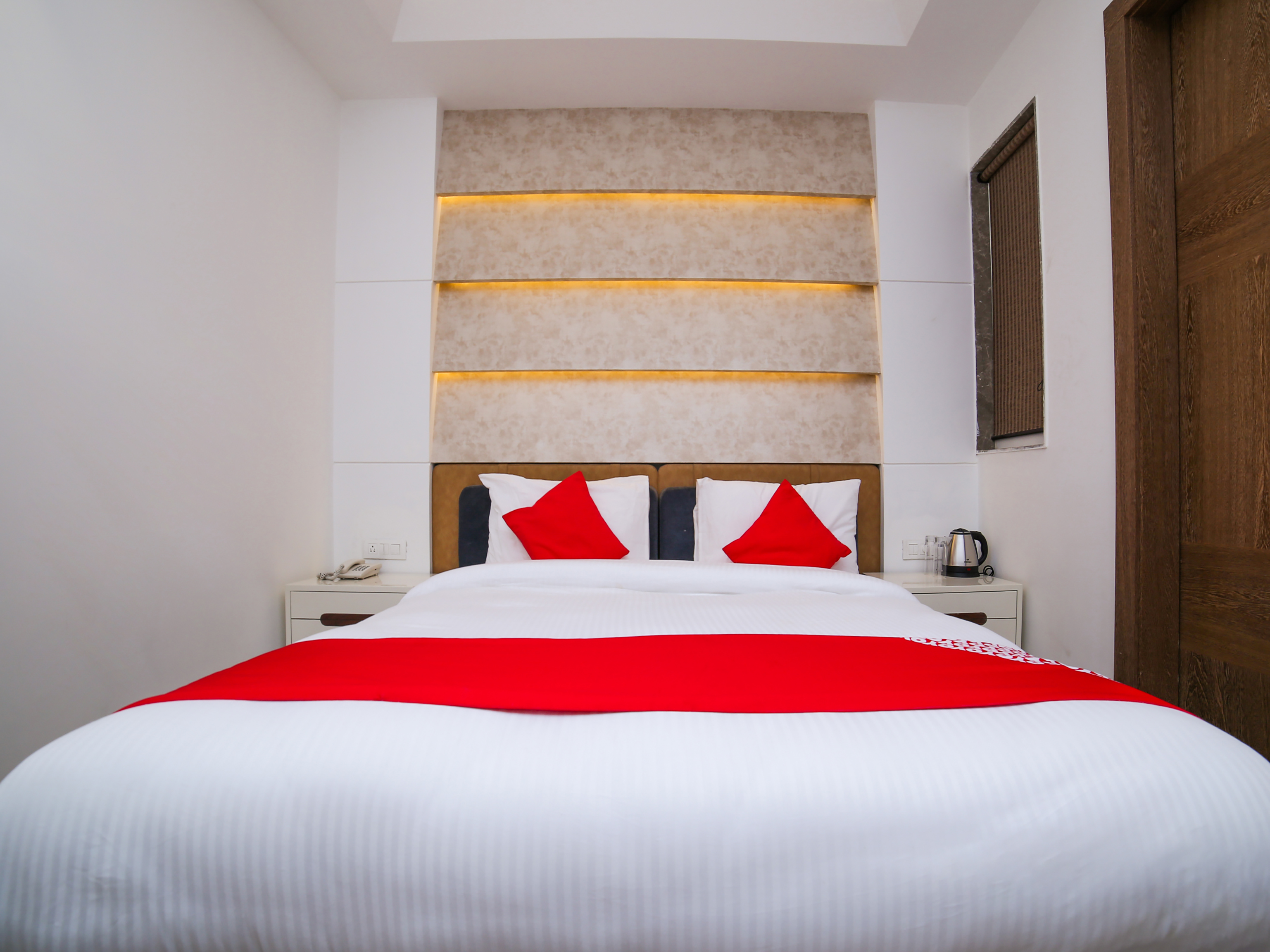 OYO 23088 Hotel Dev Palace