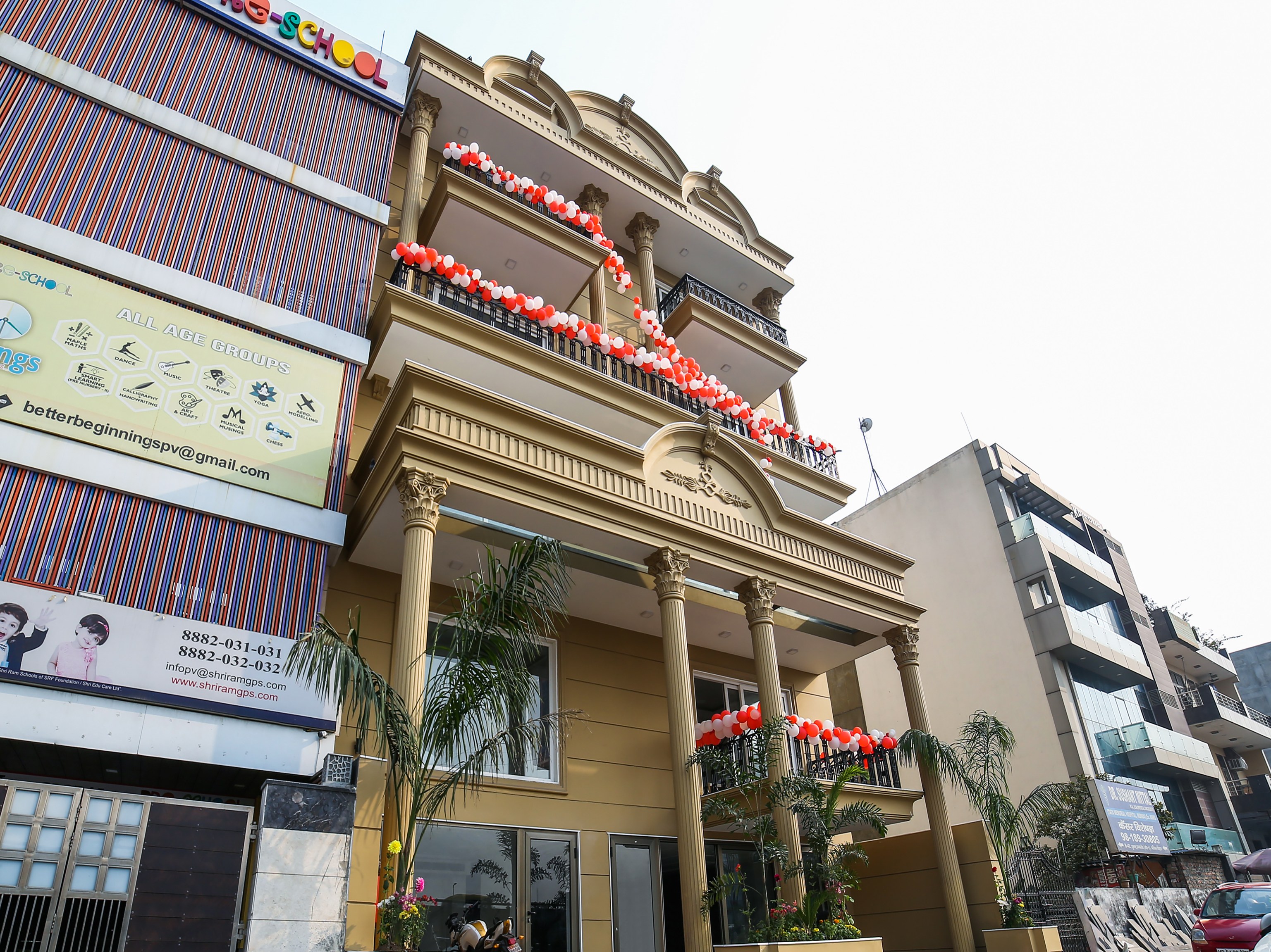 OYO 23088 Hotel Dev Palace