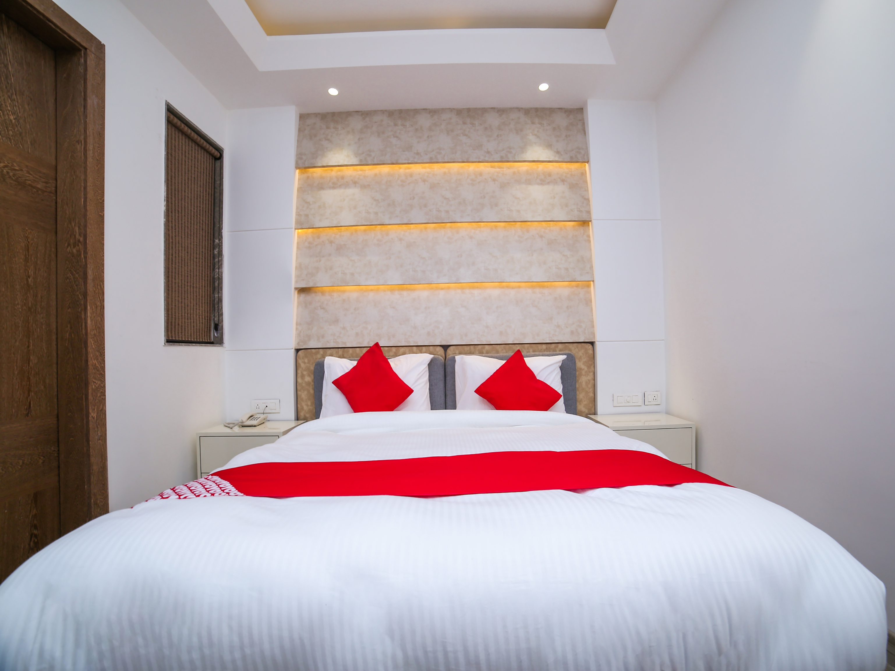 OYO 23088 Hotel Dev Palace