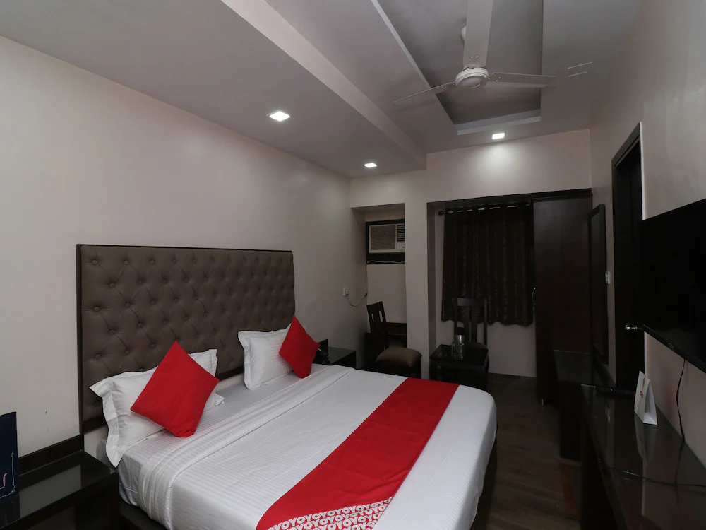 OYO 27802 Hotel Boom Room