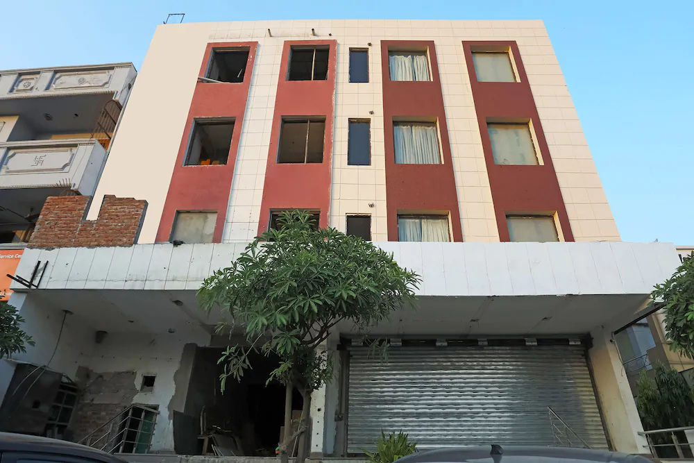 OYO 625 Dev Palace