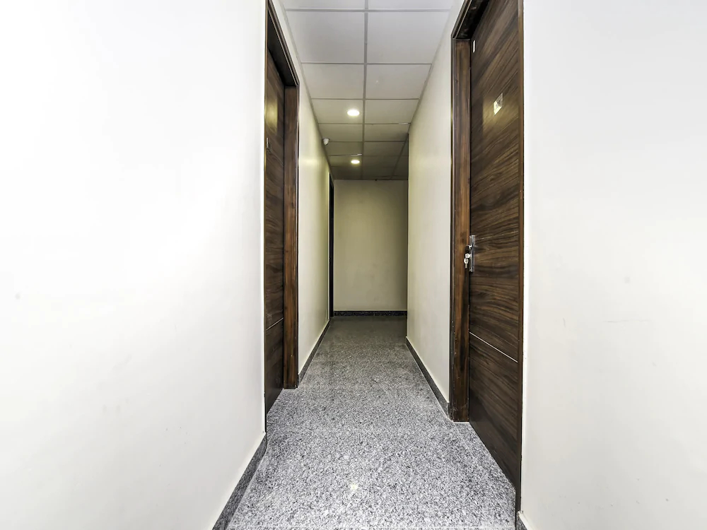 OYO Flagship 22449 Rajouri Garden J block