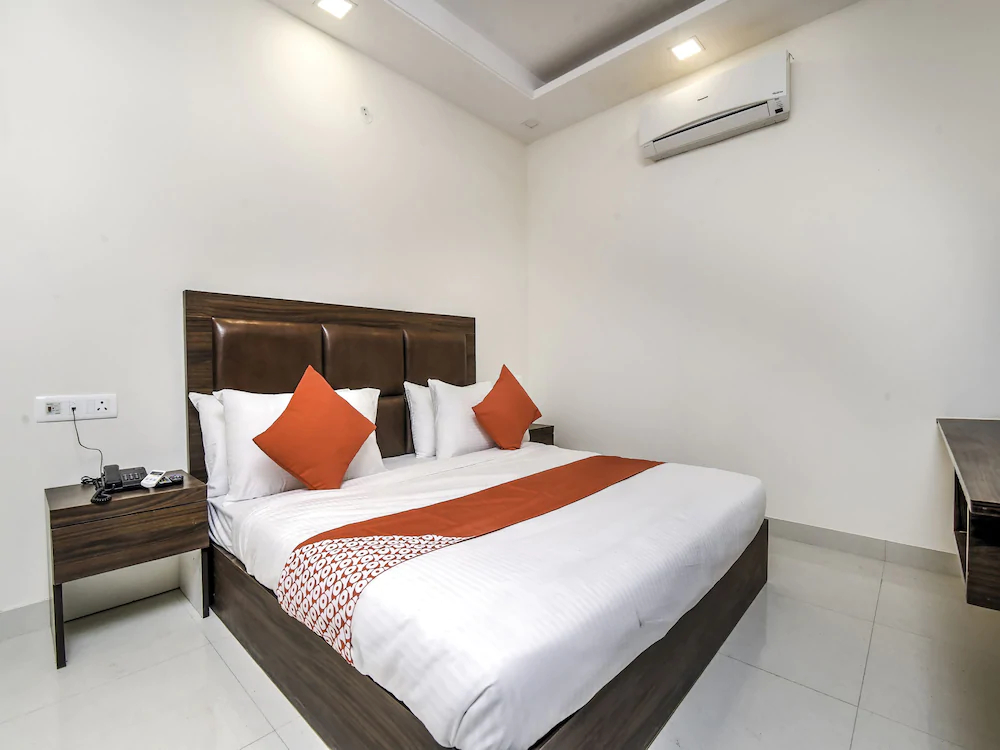 OYO Flagship 22449 Rajouri Garden J block