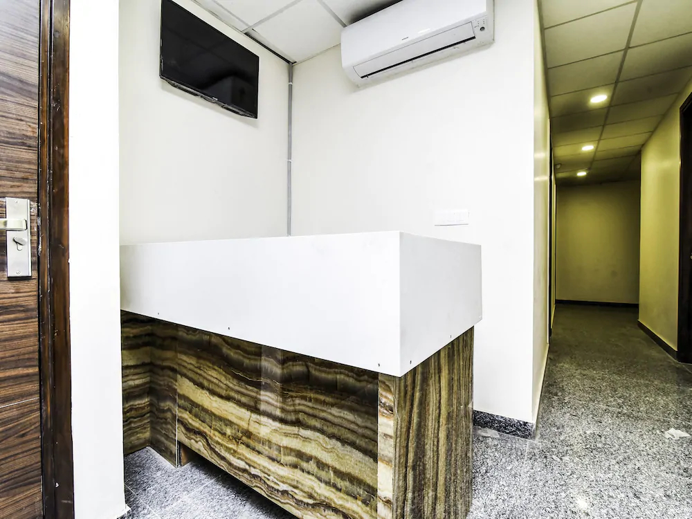 OYO Flagship 22449 Rajouri Garden J block