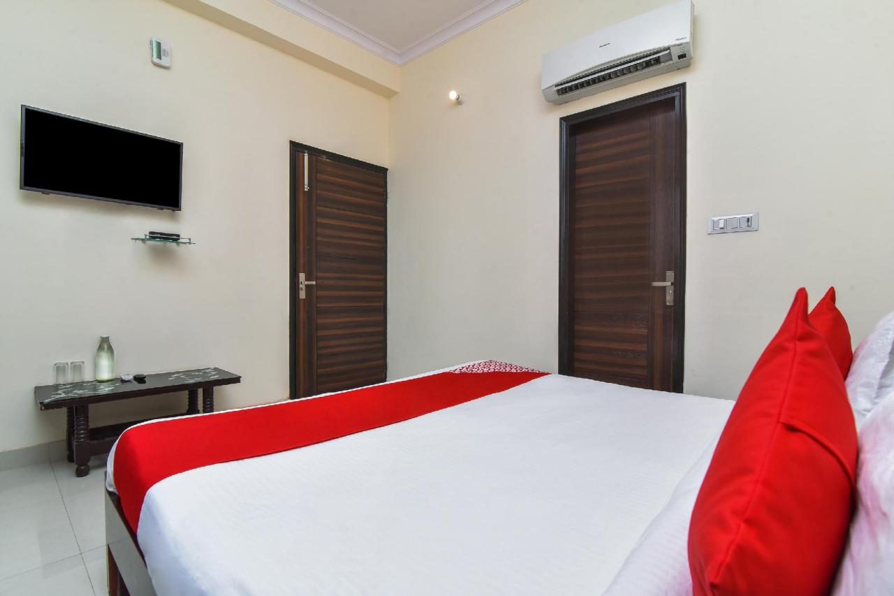 OYO Flagship 22976 Sector 3 Dwarka