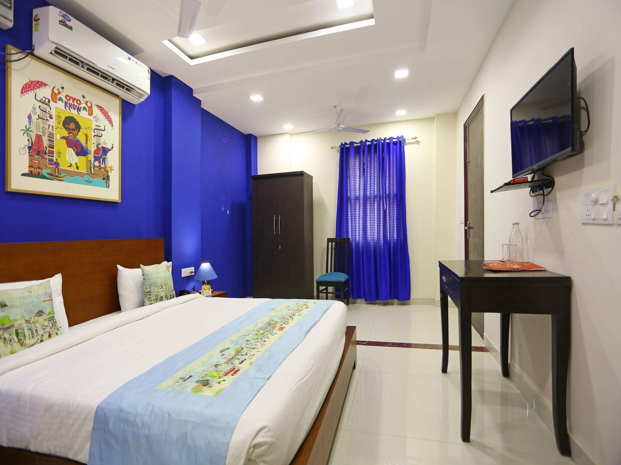 OYO Flagship 545 Rohini Pitampura