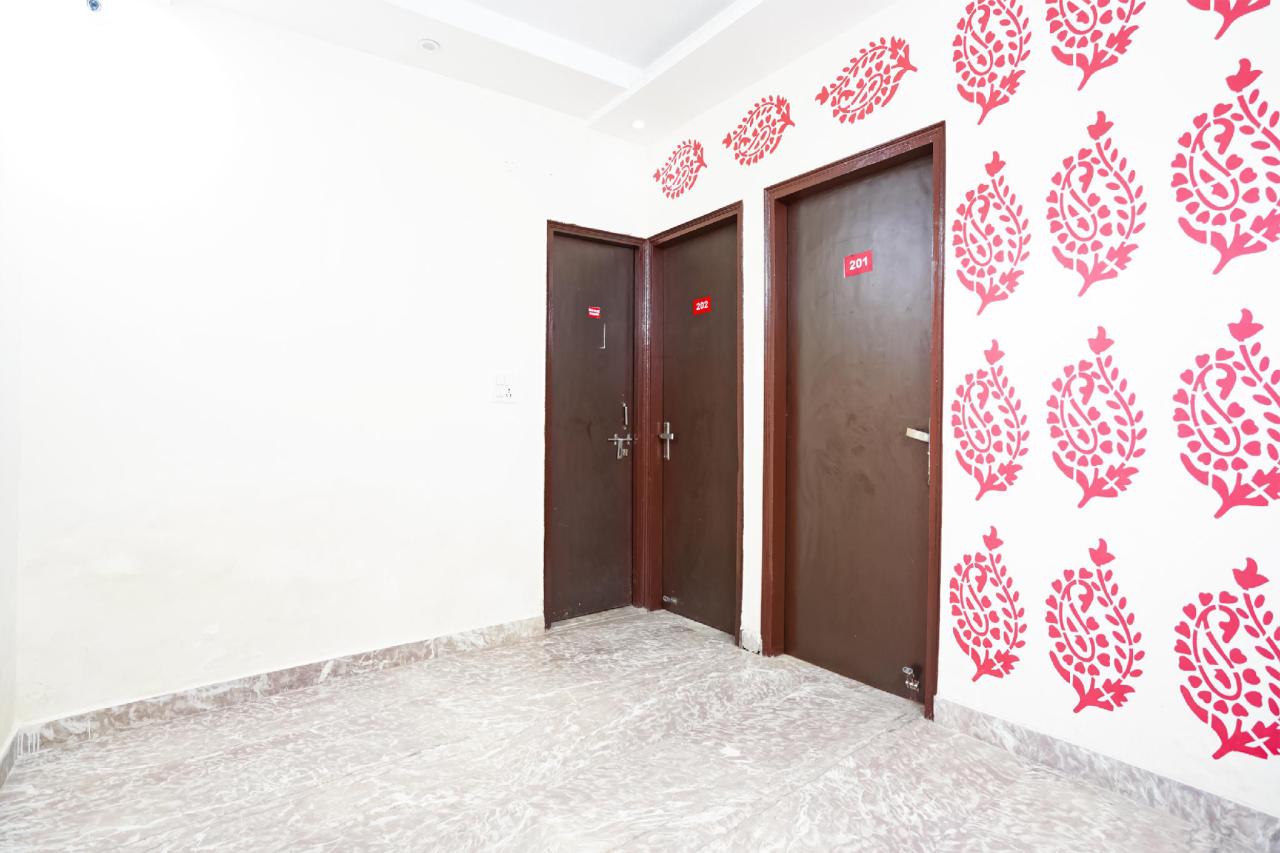 Palm Stay by OYO Rooms