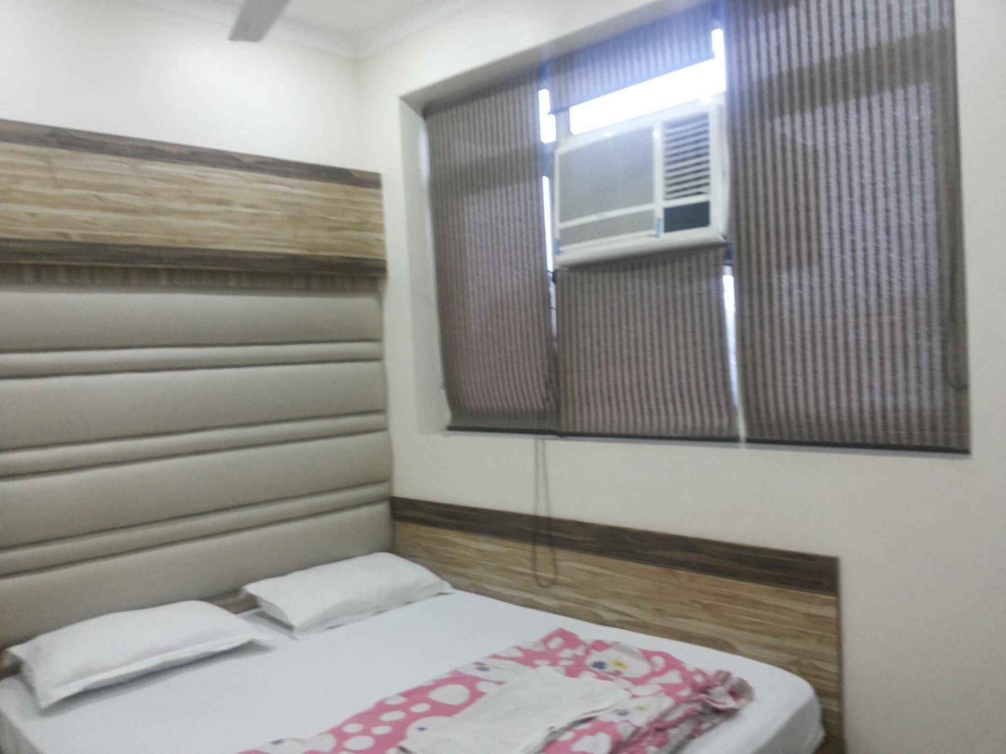 Pink City Backpackers