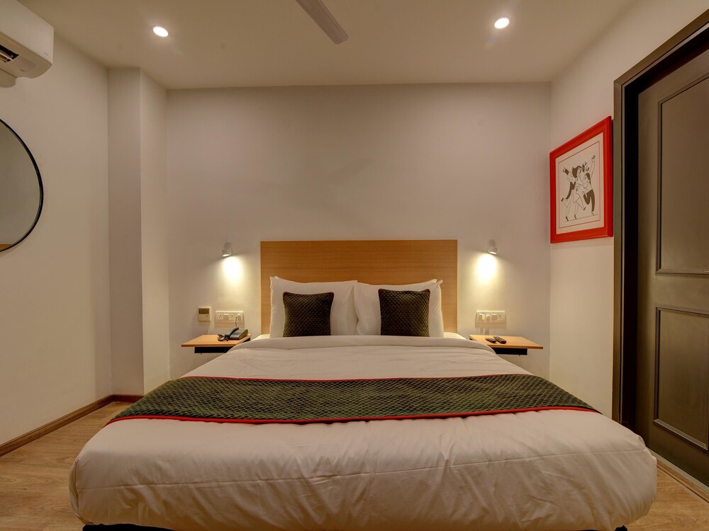 Punjabi Bagh By OYO Rooms