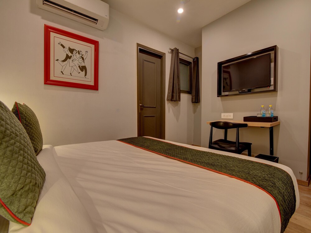 Punjabi Bagh By OYO Rooms