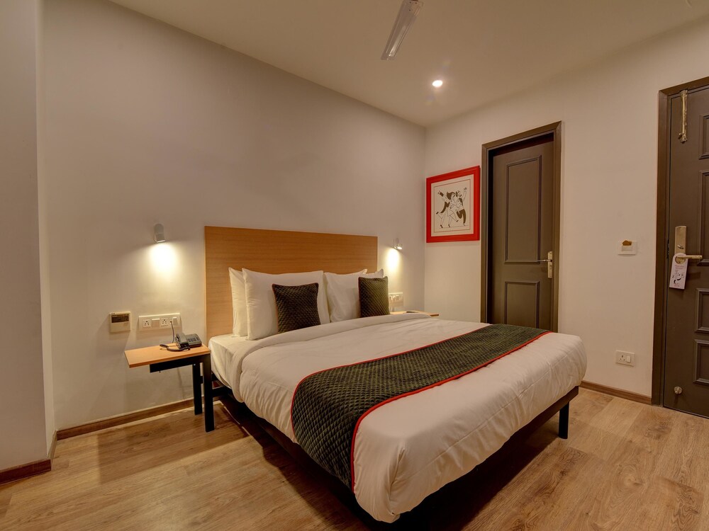 Punjabi Bagh By OYO Rooms