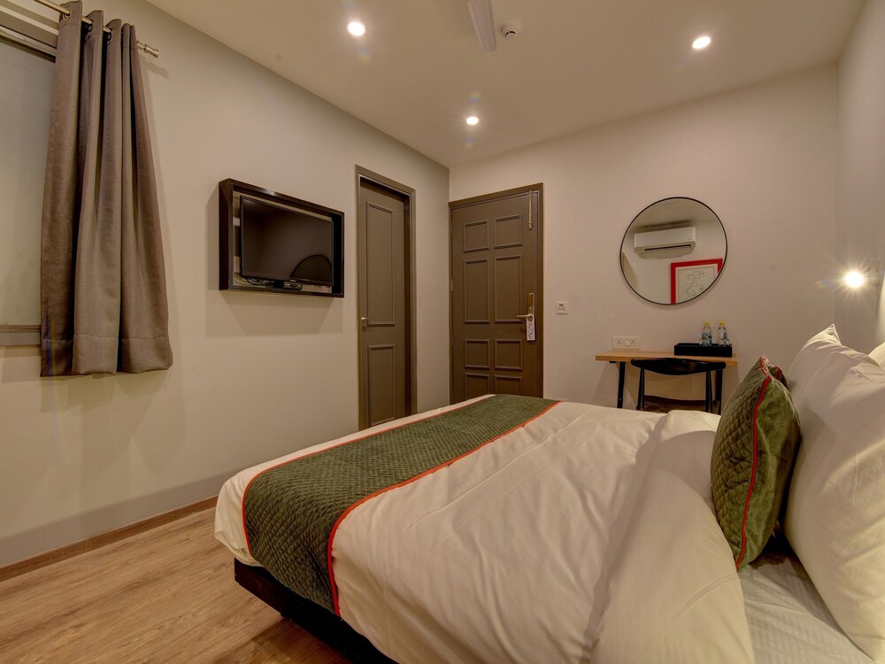 Punjabi Bagh By OYO Rooms
