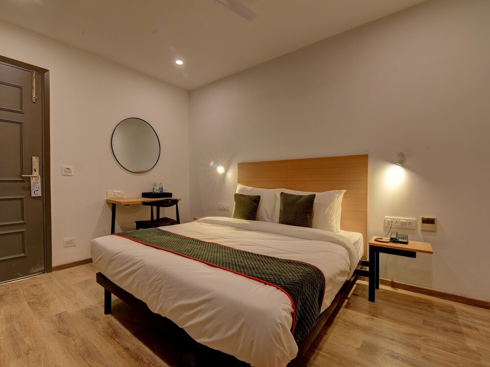 Punjabi Bagh By OYO Rooms