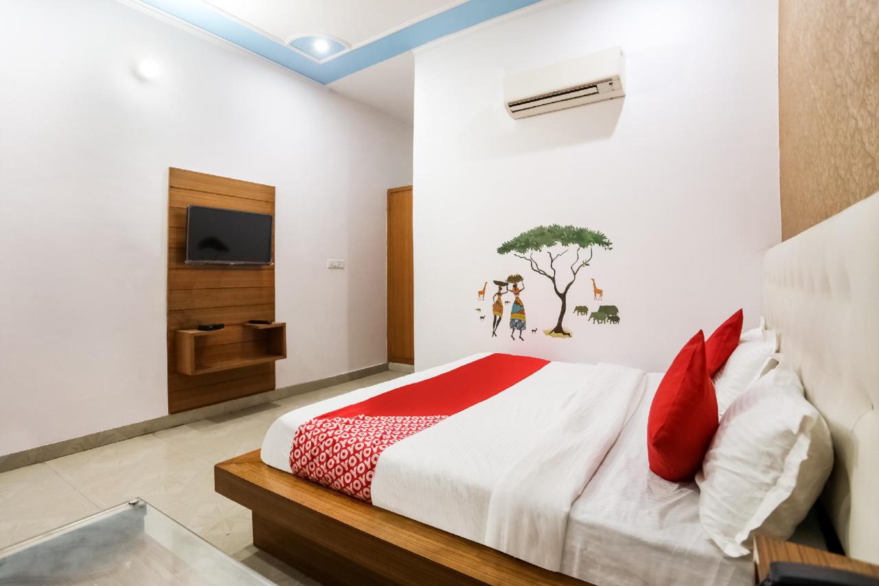 Pushp Vatika Rooms by OYO Rooms