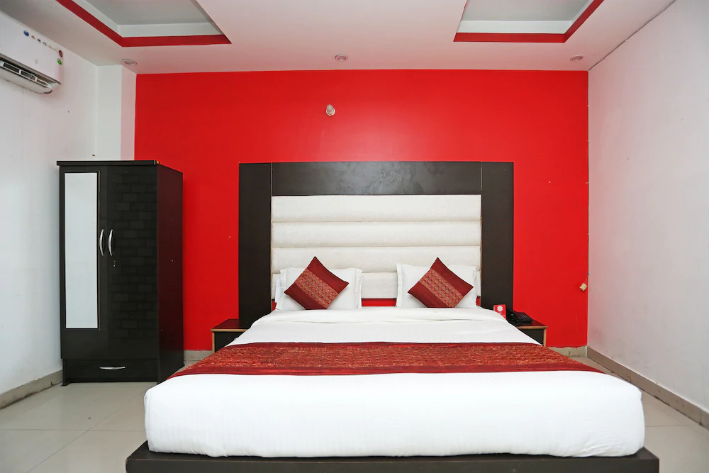 R D Plaza By OYO Rooms