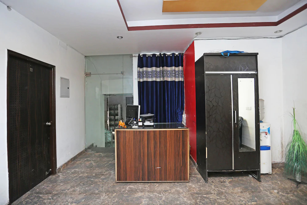 R D Plaza By OYO Rooms